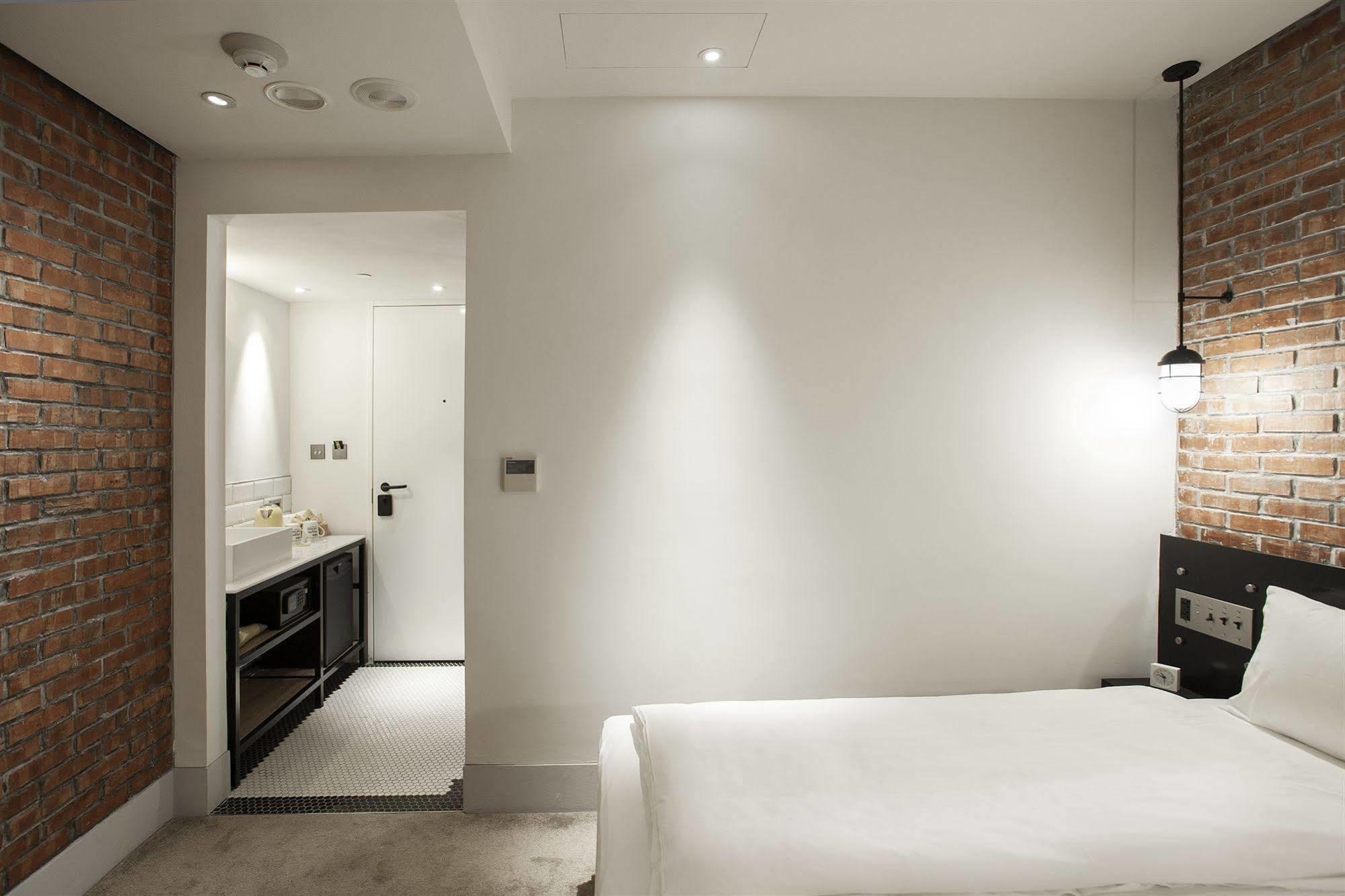 Check Inn Taipei Songjiang Exterior foto